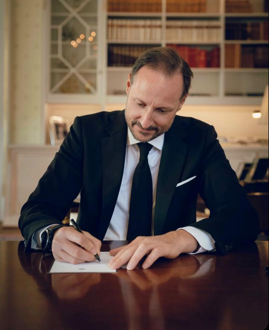 El Rey Haakon VIII envía cartas de agradecimiento