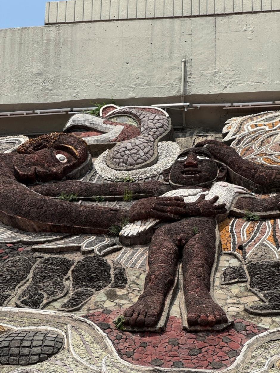 Detalle del relieve de Diego Rivera