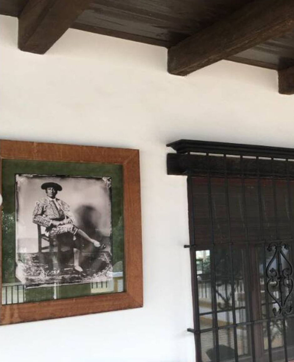 Una de las fotografías en la finca de Morante