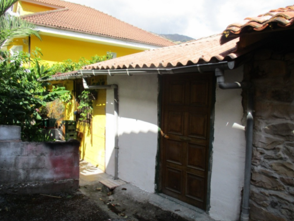 Fachada de la casa de pueblo de Pepe Álvarez