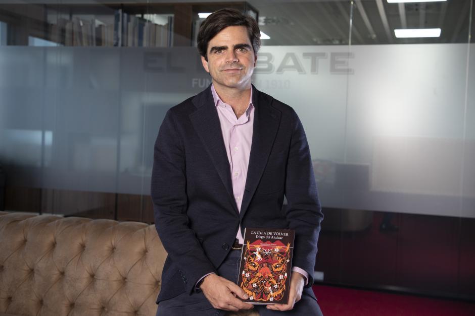 Diego del Alcázar en la redacción de El Debate