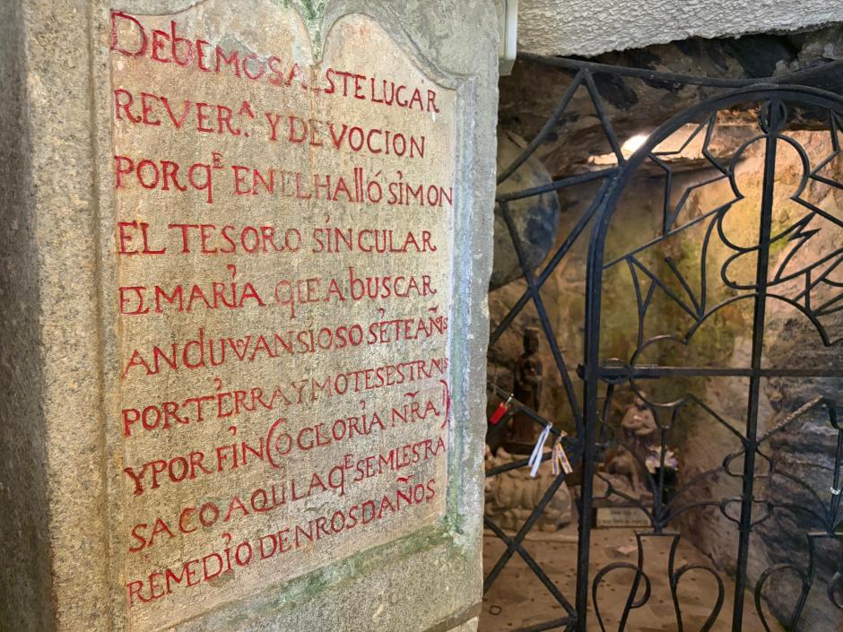 Capilla de la Blanca y cueva donde fue encontrada la Virgen
