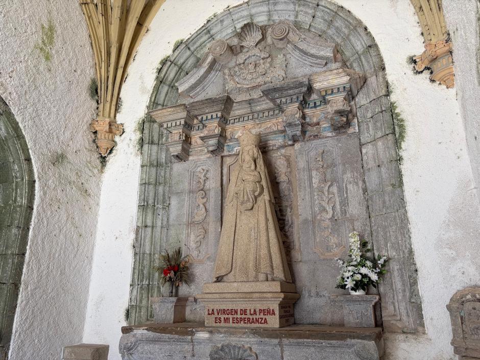Otra de las capillas exteriores del santuario de la Peña de Francia