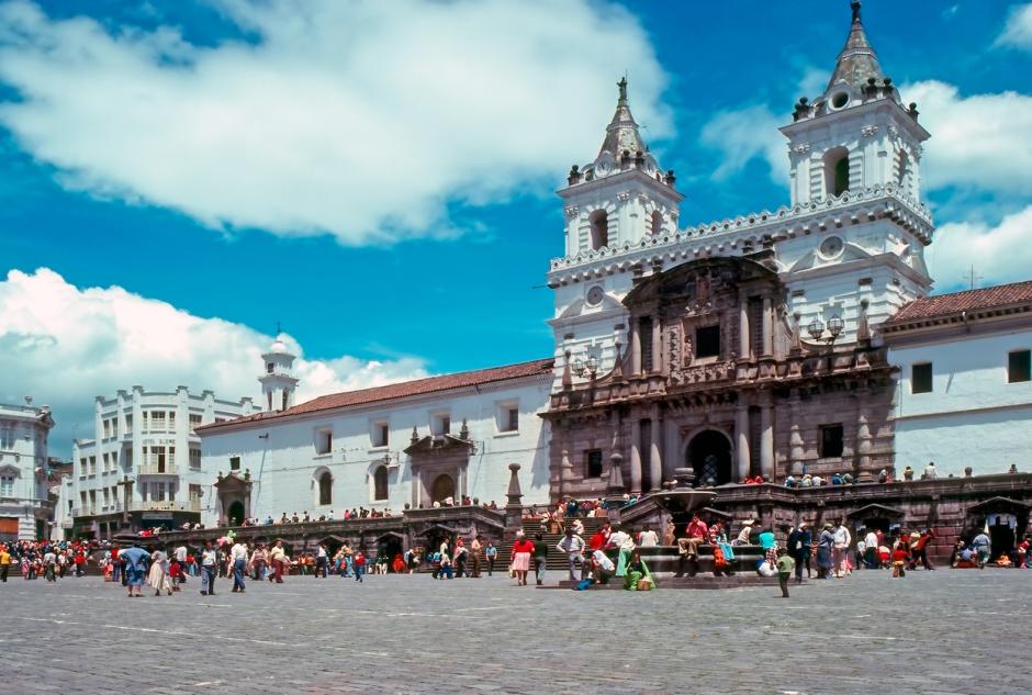 Plaza e iglesia de San Francisco en Quito