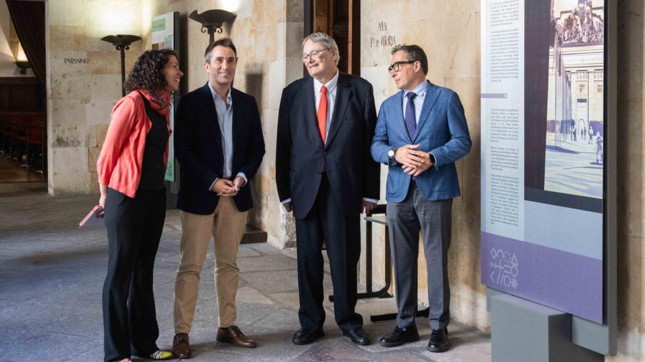 Acto de inauguración de una nueva muestra sobre la Escuela de Salamanca