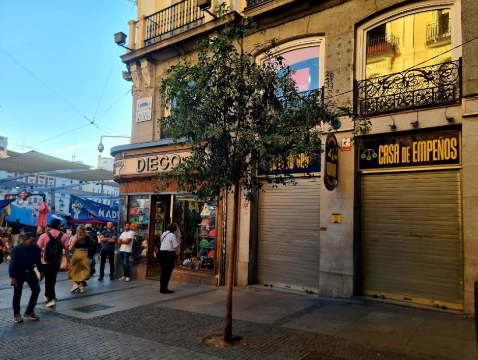 Un comercio de la Puerta del Sol echa el cierre antes de tiempo