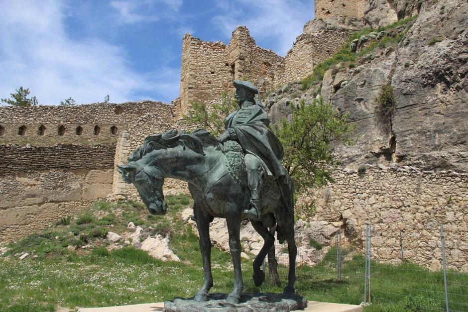 Estatua de Cabrera en Morella