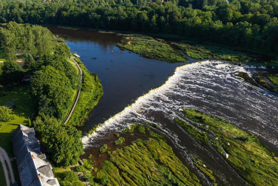 Vista aérea de la cascada más ancha de Europa