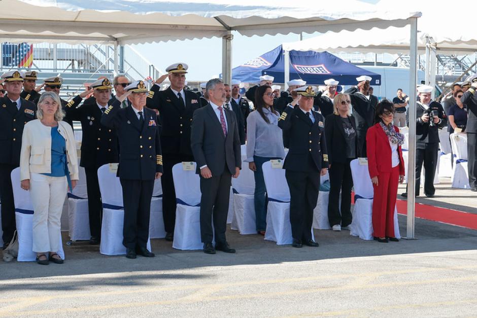 La ministra de Defensa, Margarita Robles, asiste en la Base Naval de Rota, a la ceremonia de bienvenida del sexto destructor de misiles guiados USS John Basilone