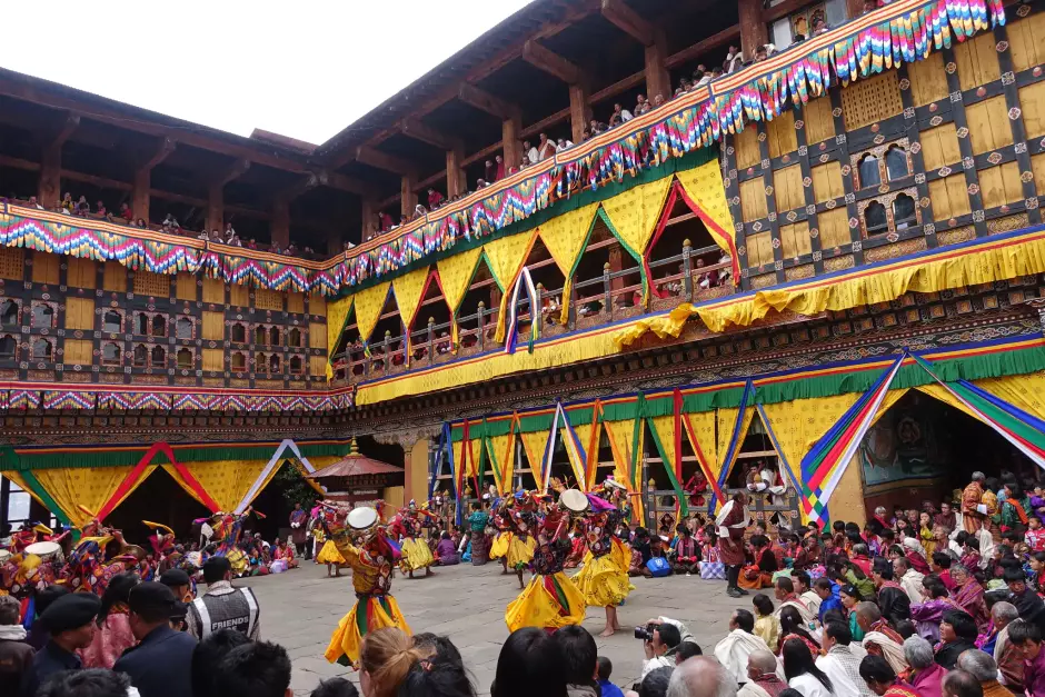 Festividades en el monasterio Rinpung Dzong