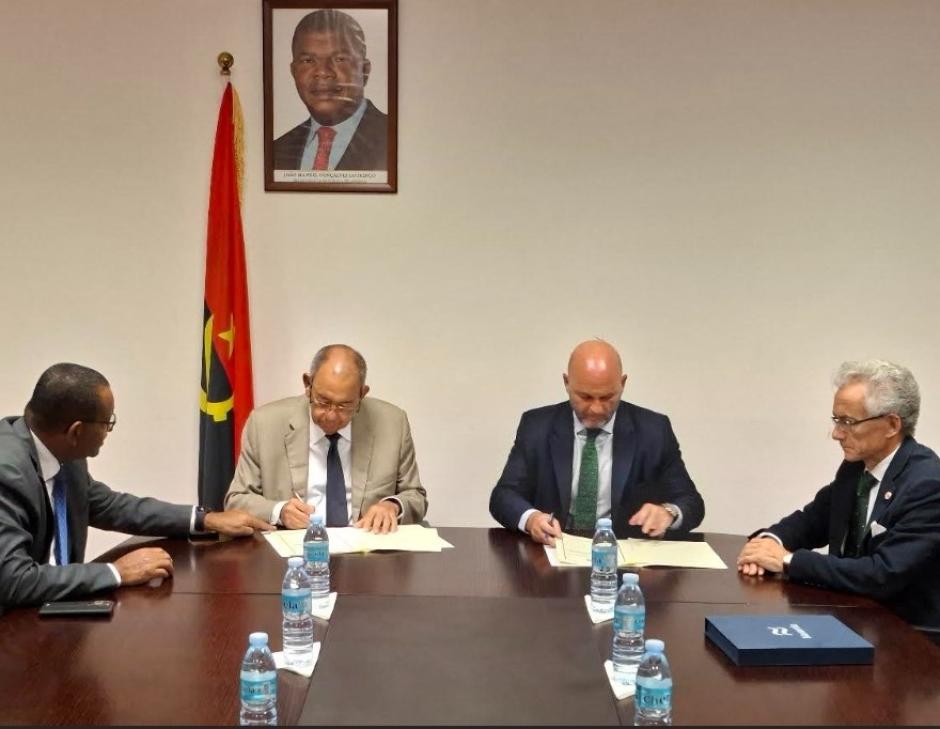 Navantia firma un contrato para modernizar dos patrulleros de la Marina de Angola

REMITIDA / HANDOUT por NAVANTIA
Fotografía remitida a medios de comunicación exclusivamente para ilustrar la noticia a la que hace referencia la imagen, y citando la procedencia de la imagen en la firma
15/10/2026