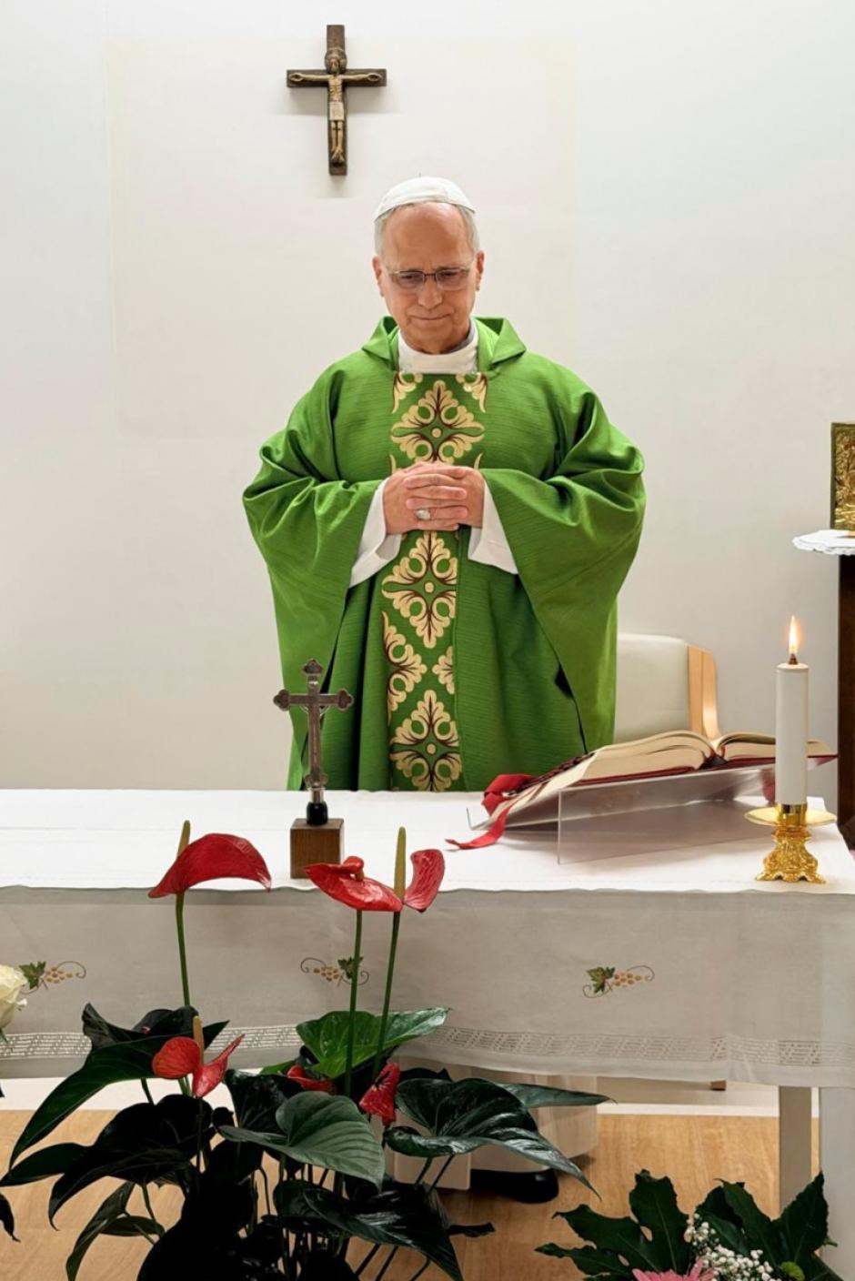 La salud general del Papa León, apuntan sus médicos, mejora día a día