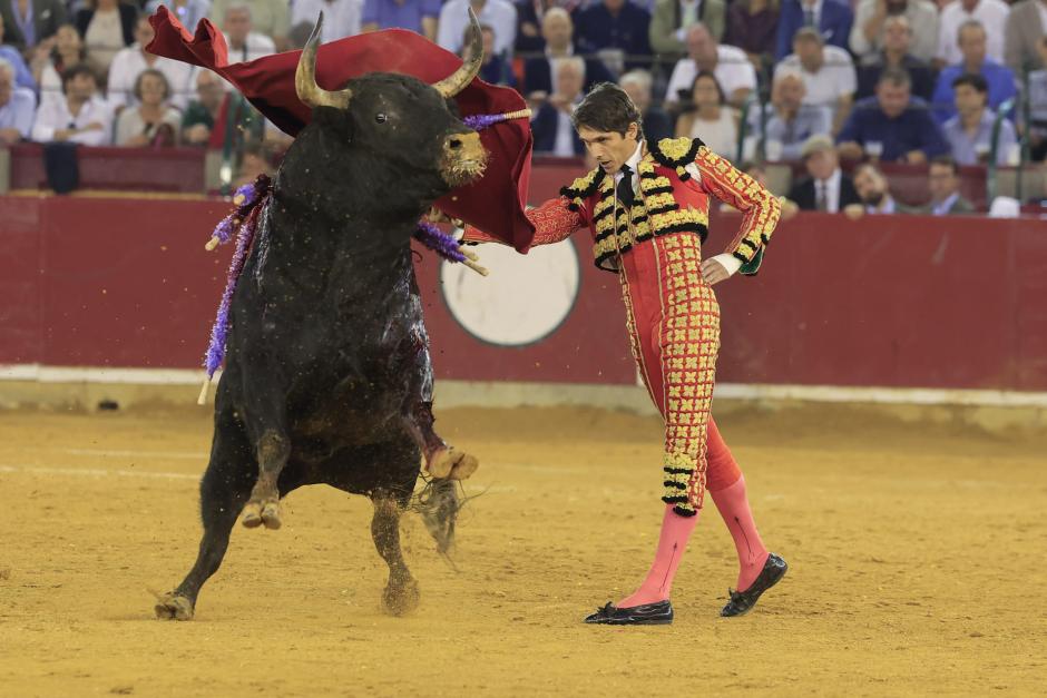 Pase de pecho de Sebastián Castella al quinto de la tarde