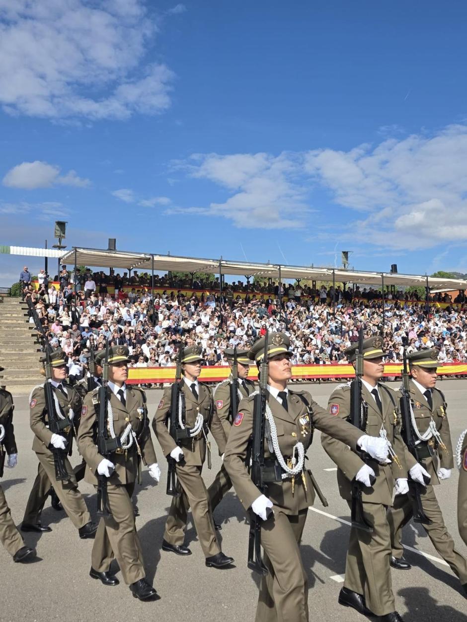 Jura o promesa ante la Bandera de 759 alumnos de las promociones LII y LIV del Cuerpo General del Ejército de Tierra