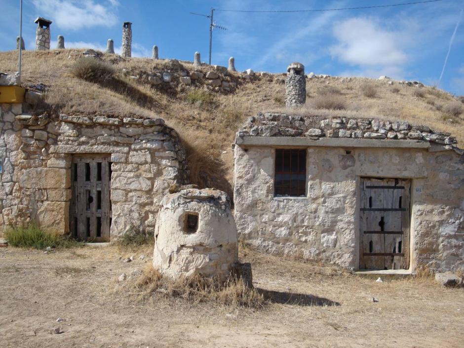 Puertas de entrada a las bodegas subterráneas