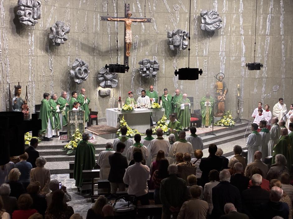 El cardenal Cobo, durante la celebración eucarística de ayer