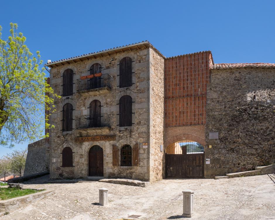 Puerta principal de la plaza de toros de Béjar