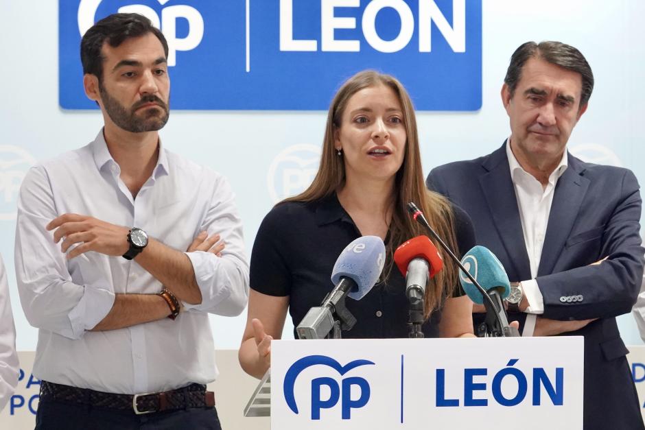 La portavoz del Partido Popular en el Congreso de los Diputados, Ester Muñoz, en un acto en la sede del PP de León