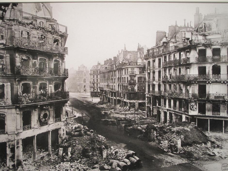 La Rue de Rivoli después de la Semana Sangrienta
