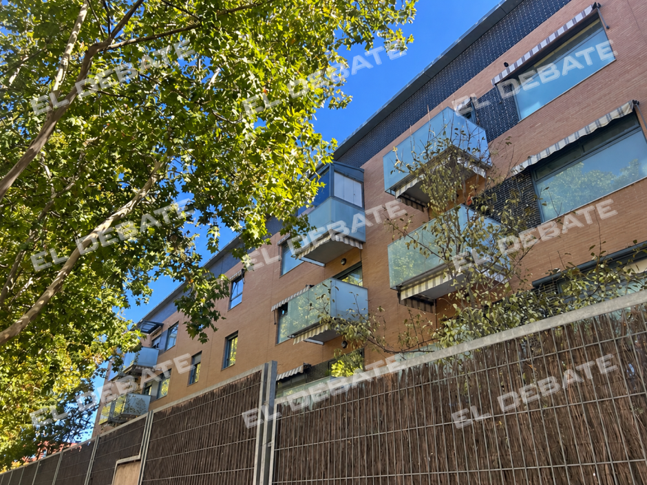 Exterior de la urbanización en la que vive Mar Espinar