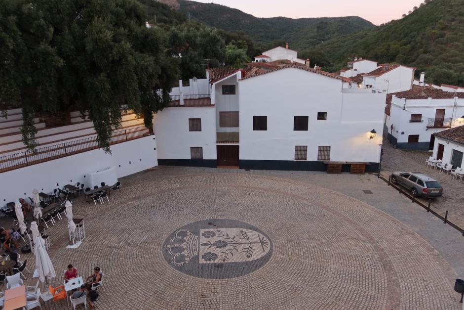 Plaza de Linares de la Sierra