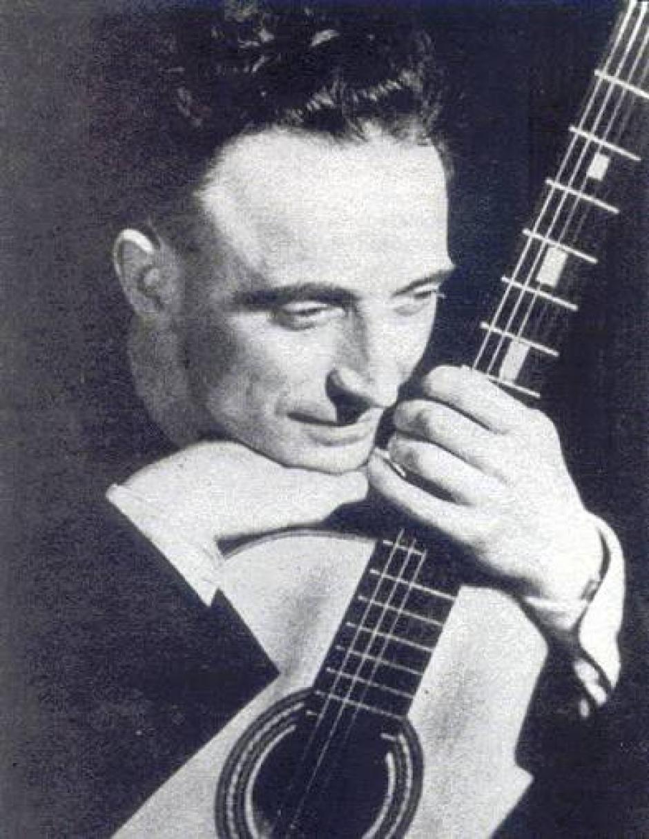 Aimé Duval fue un sacerdote francés de la Compañía de Jesús, cantautor y guitarrista,