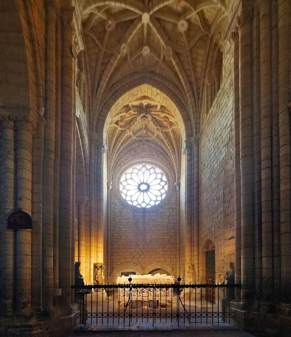 Interior de la iglesia palentina de Villalcazar de Sirga