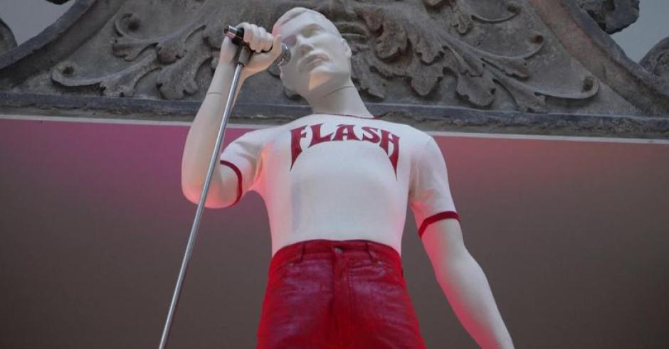 uno de los looks de Freddie Mercury