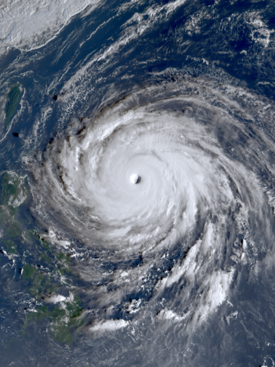 Imágenes satelitales del tifón Champi