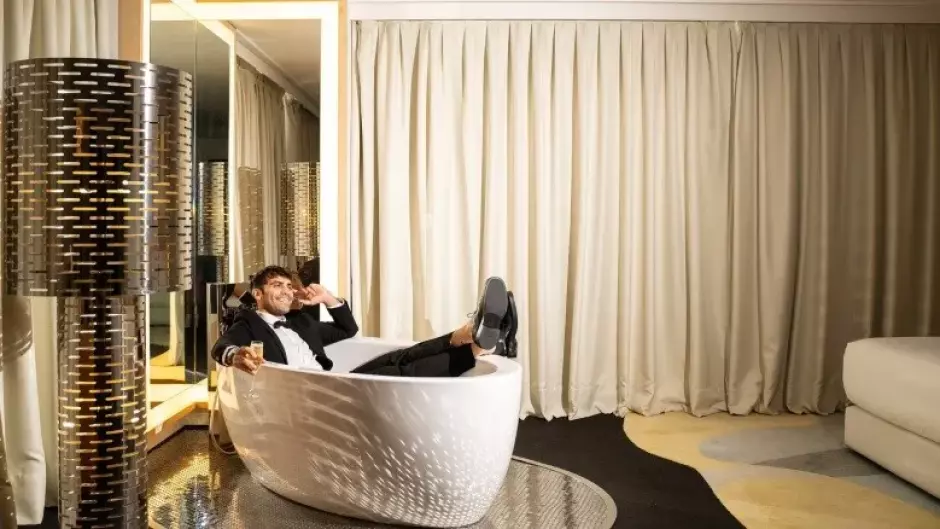 Interior de una de las habitaciones con diseño de autor