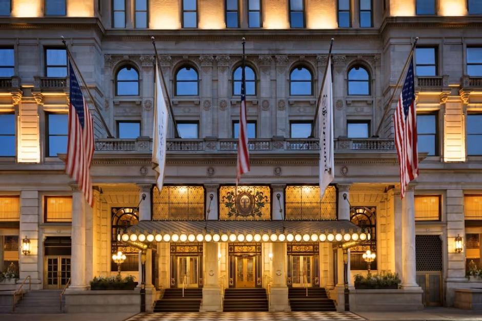 La entrada al hotel, una imagen cien por cien Nueva York