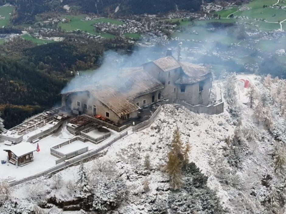 This Handout aerial photo made available by the Bavarian Police on October 24, 2026 shows the burnt mountain guesthouse Kehlsteinhaus, known as the Eagle's Nest, formerly Adolf Hitler's mountain retreat, after a large fire had broken out at the site located at an altitude of 1,834 metres (6,000 feet) in the mountains over Berchtesgaden, in the southern German state of Bavaria. Emergency services arrived on site on late October 23, 2026 and found a large fire. German police said on October 24, 2026 they have detained a suspect following a fire at Adolf Hitler's mountain retreat, known as the Eagle's Nest. (Photo by BAVARIAN POLICE / AFP) / RESTRICTED TO EDITORIAL USE - MANDATORY CREDIT "AFP PHOTO / BAVARIAN POLICE " - HANDOUT - NO MARKETING NO ADVERTISING CAMPAIGNS - DISTRIBUTED AS A SERVICE TO CLIENTS