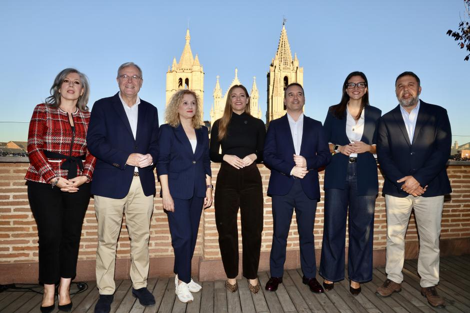 Presentación de las candidaturas al Congreso y el Senado por León del PP, con la presencia de todos los miembros de ambas listas así como de la dirección provincial