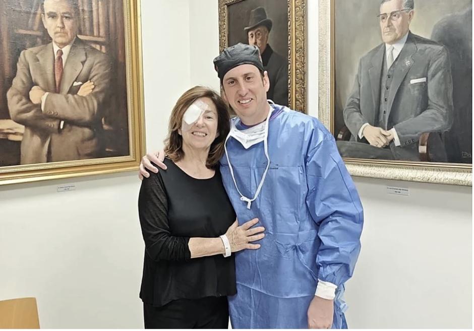 Luis Fernández-Vega tras operar a su madre