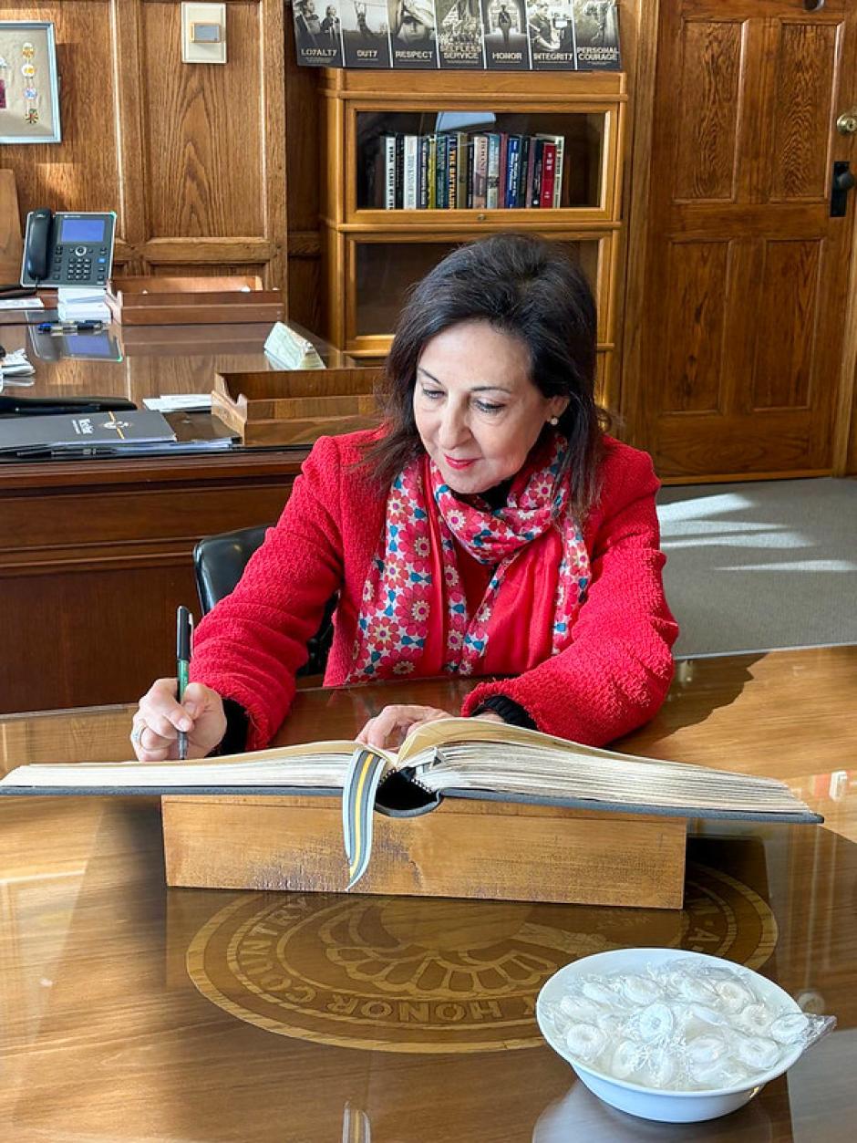 La ministra de Defensa, Margarita Robles, ha completado la agenda de su viaje a Estados Unidos con la visita a la Academia Militar de West Point