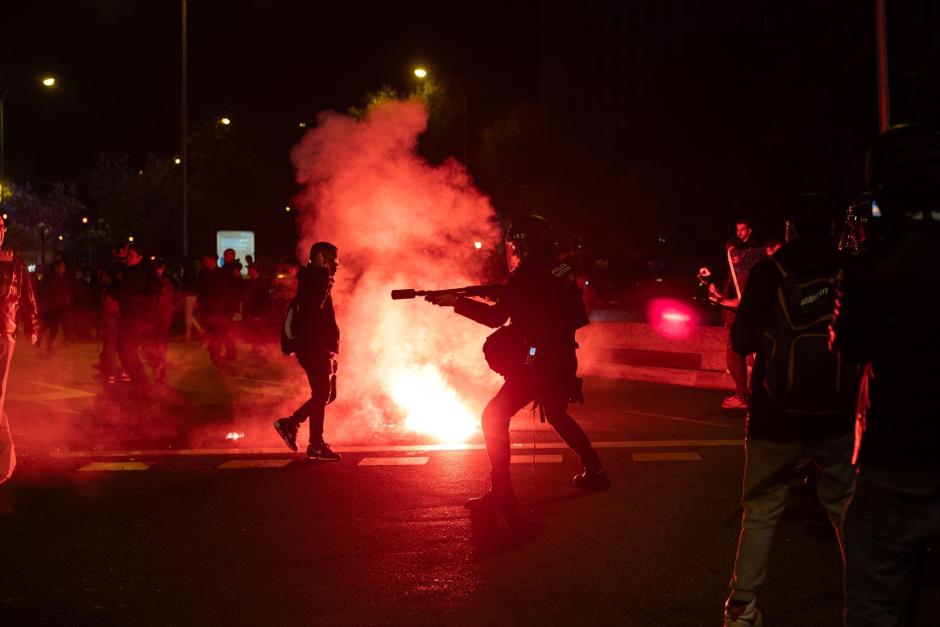 Policías al término de la manifestación frente al Ministerio de Transportes
