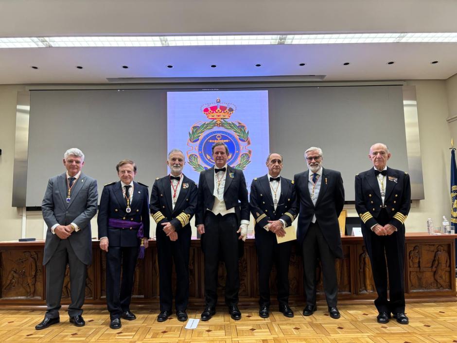 El almirante Garat, tras su ingreso en la Real Academia de la Mar