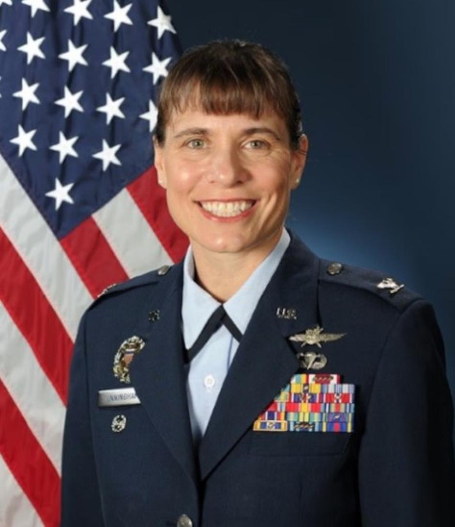 Imagen oficial de la general de brigada de la Fuerza Aérea Melissa S. Cunningham