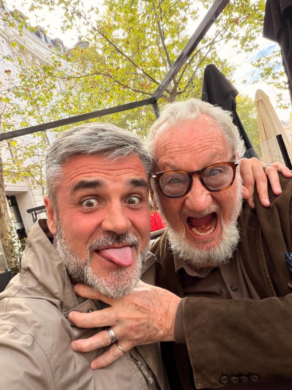 Rubén Iborra junto al actor Robert Englund