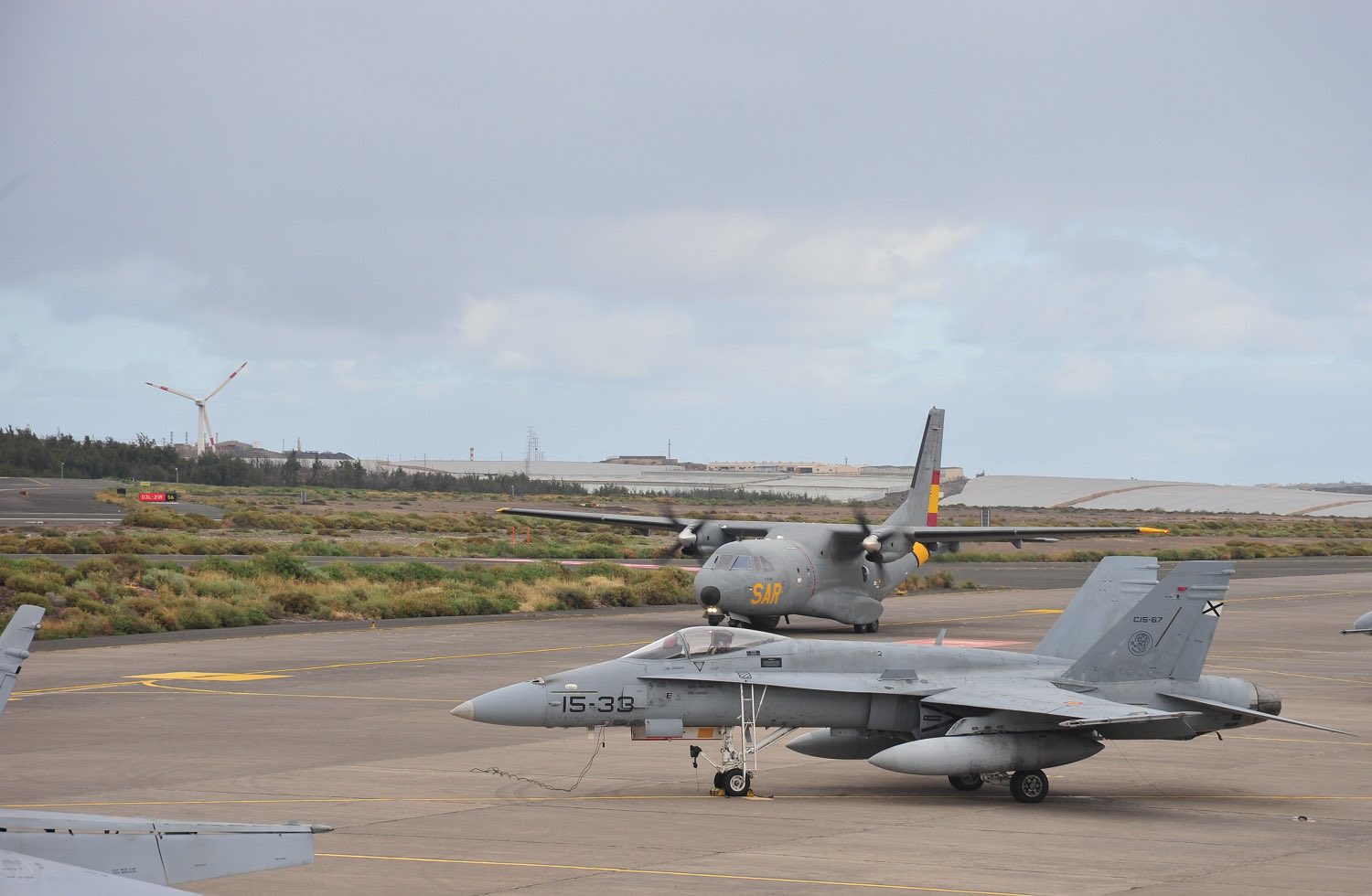 Ej rcito Del Aire F 18 Hornet Duelo De Toros Y Halcones En El Espacio 