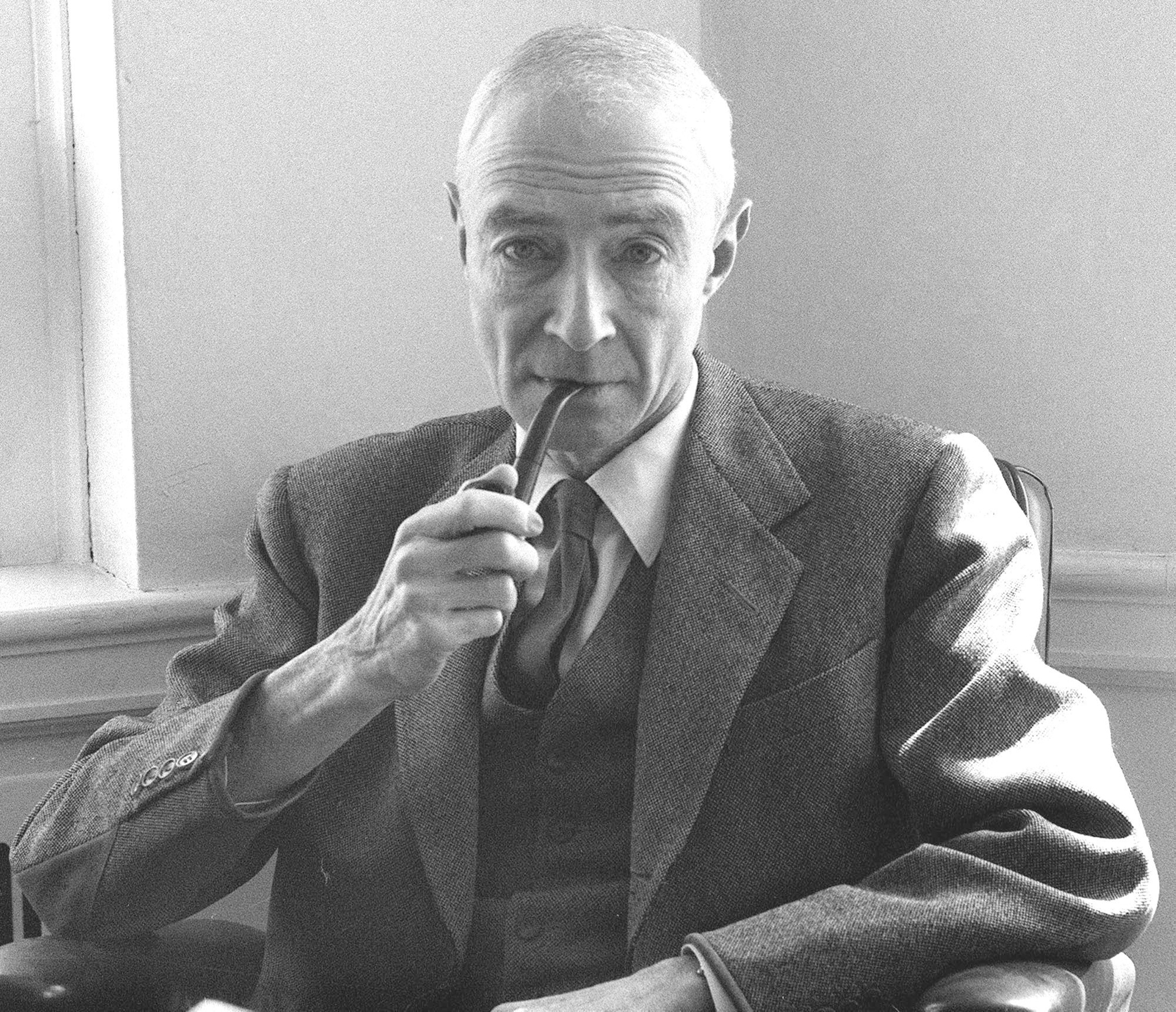 Una Historia De Cine: Oppenheimer, El Padre De La Bomba Atómica Que Se ...