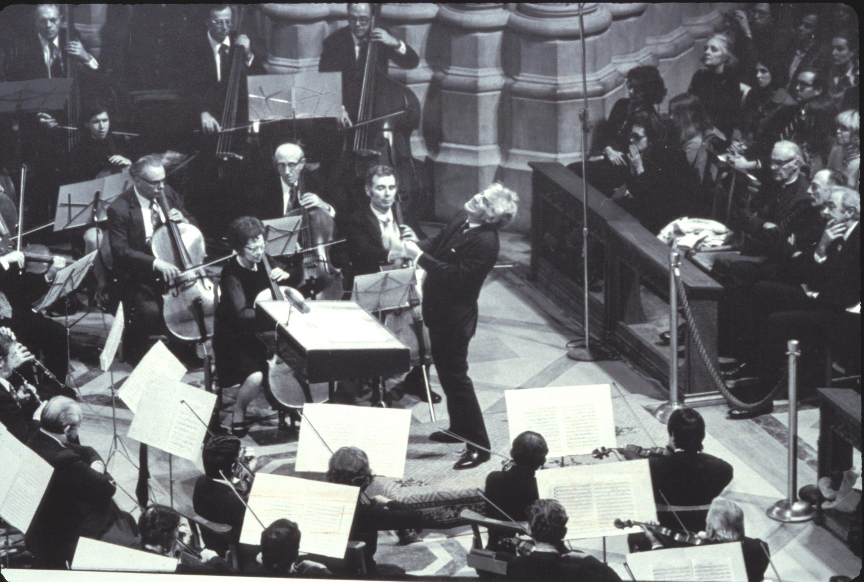 Leonard Bernstein durante un concierto