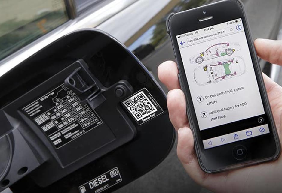 Esto es lo que puedes leer en el código QR del parabrisas de cualquier coche