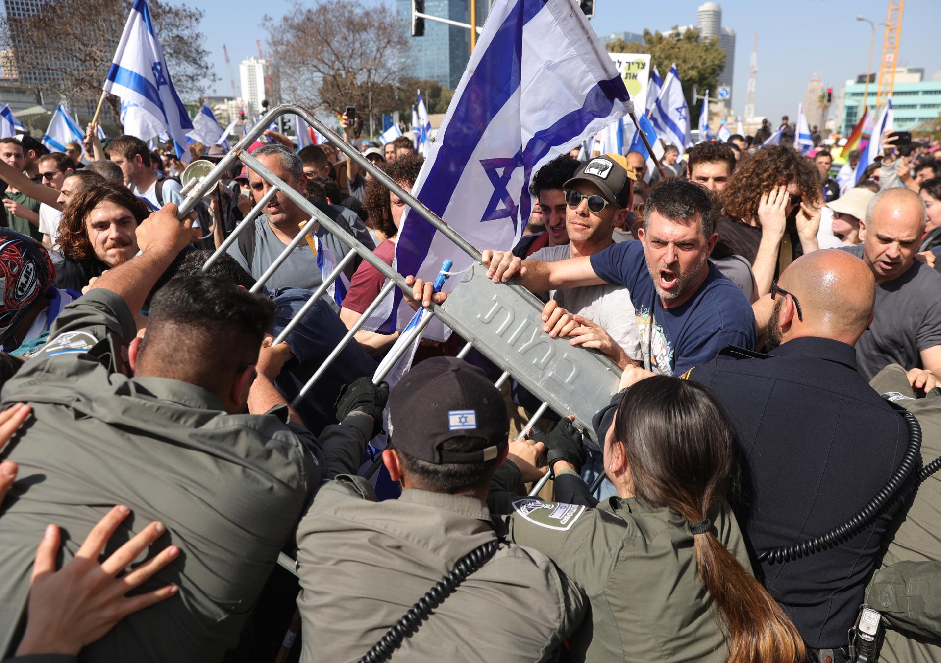 La polémica reforma judicial de Netanyahu pone en pie de guerra al ...