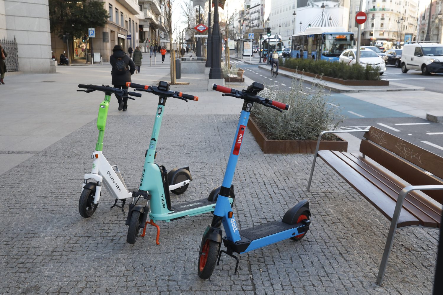La historia de los patinetes eléctricos en Madrid: auge y extinción de ...