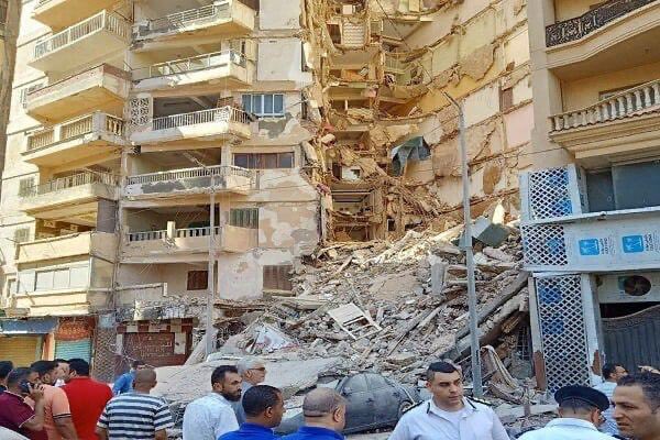 Al menos cinco muertos por el derrumbe de un edificio de 14 plantas en ...