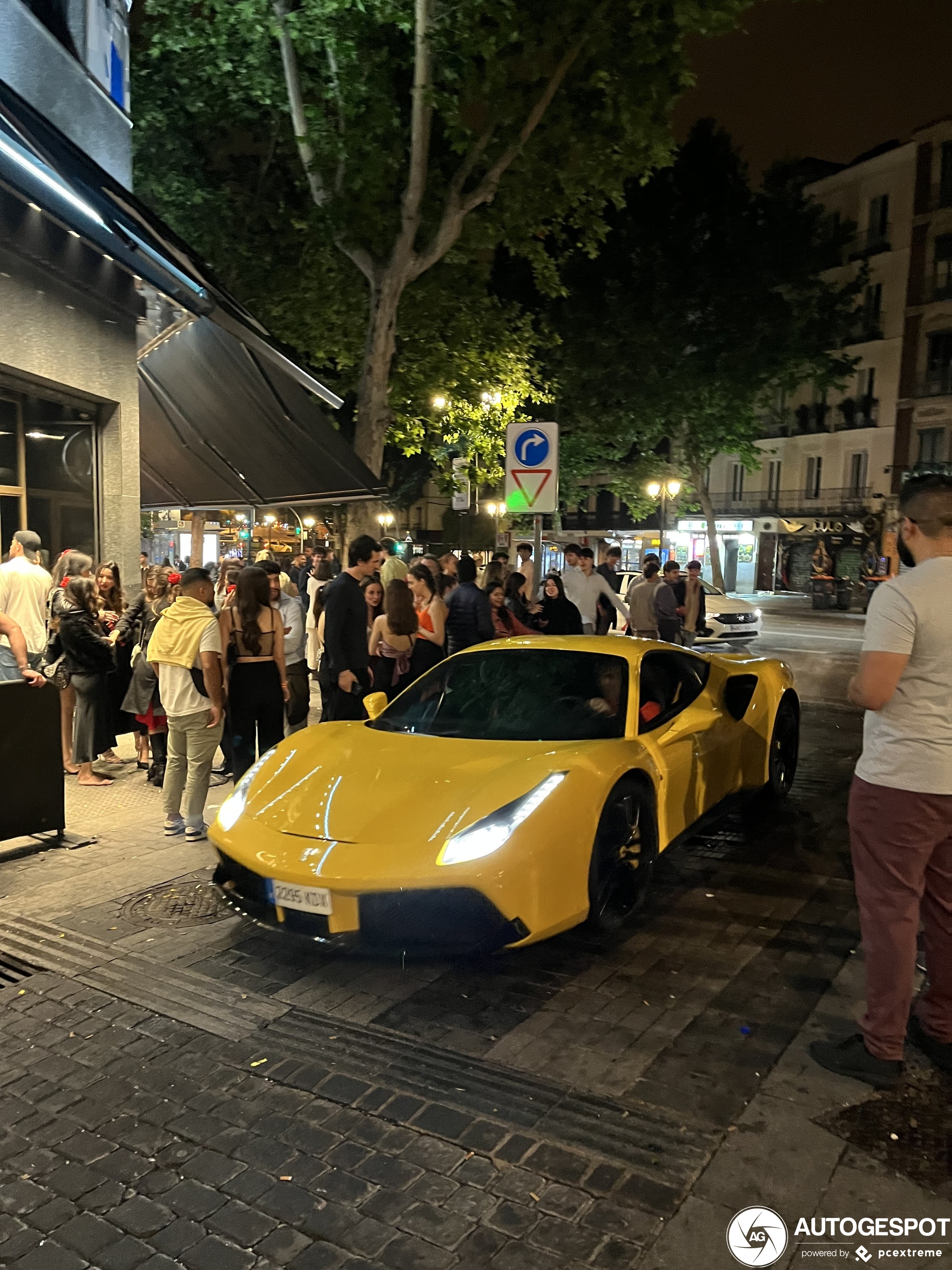 Siniestra un Ferrari de 300.000 euros a las 3:00 de la madrugada en el ...