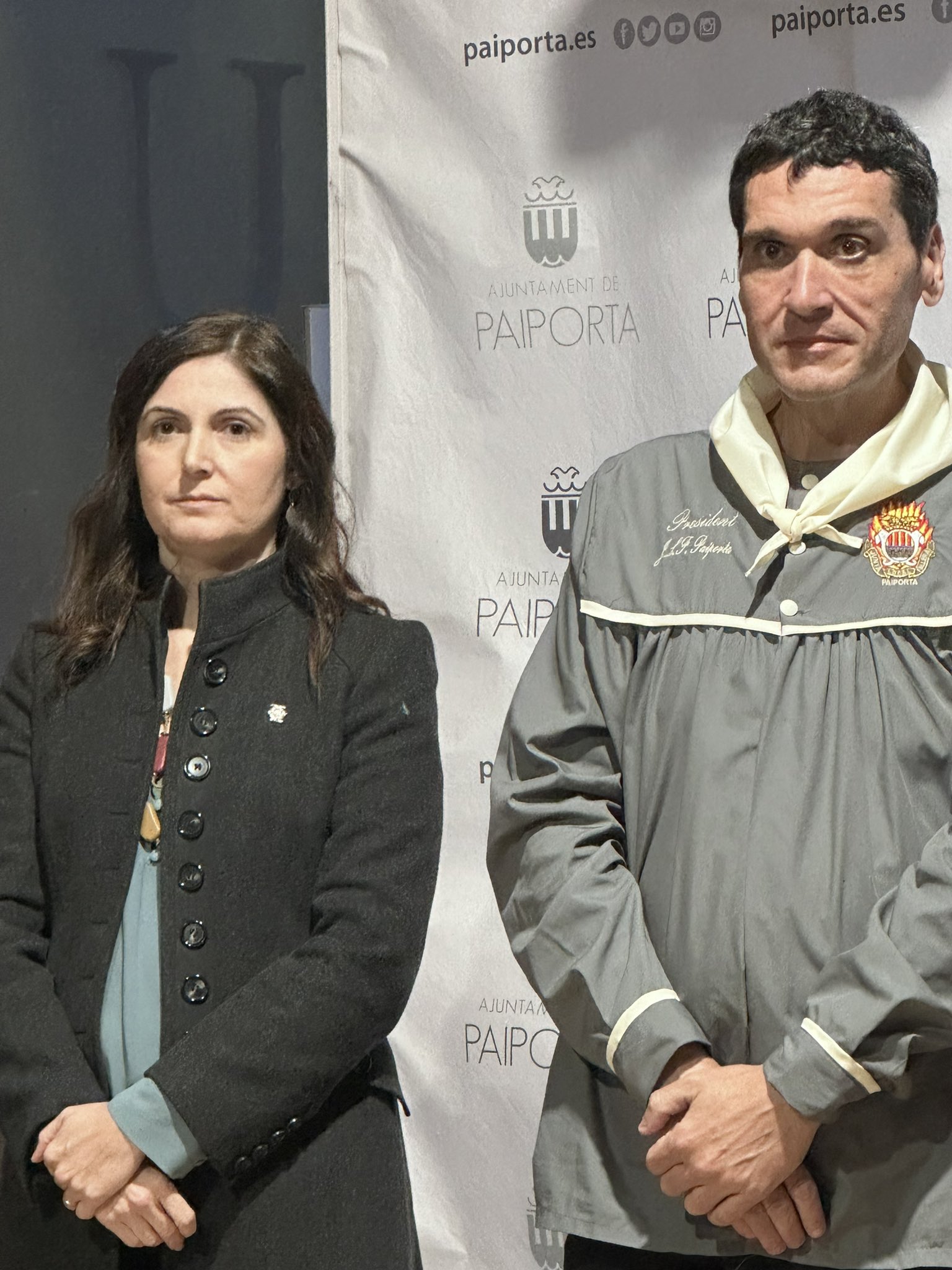 La alcaldesa de Paiporta reaparece en un acto fallero con un candidato ...
