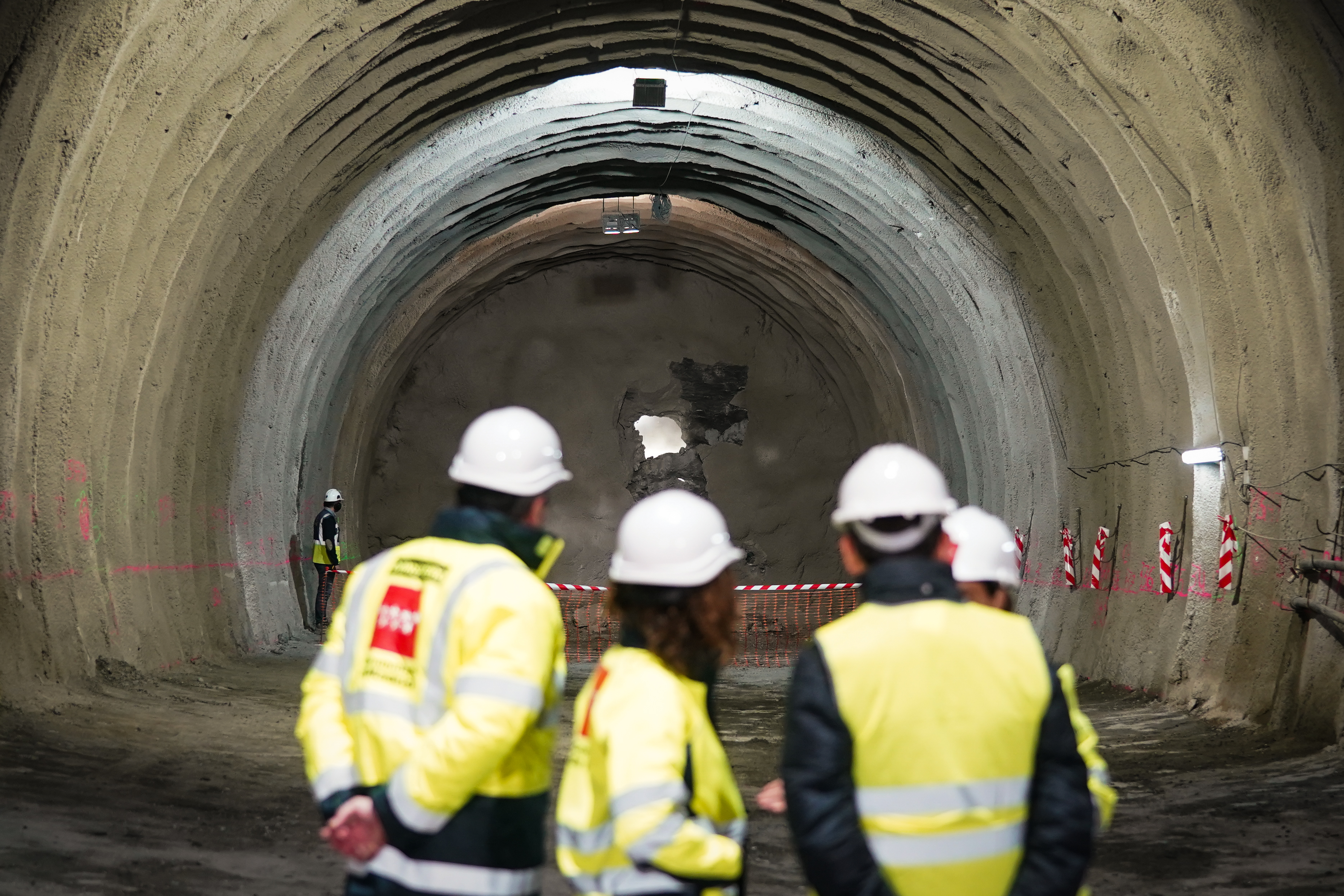 Isabel Díaz Ayuso en las obras de ampliación de la línea 3 de Metro de Madrid