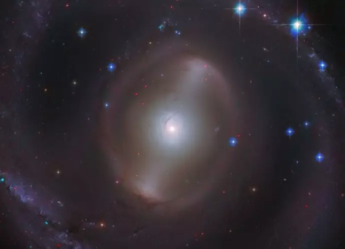 El telescopio espacial Hubble detecta una magnífica galaxia barrada